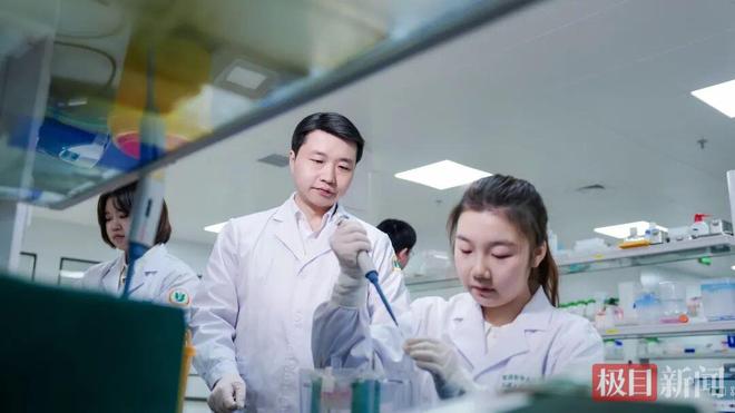 扎根家鄉(xiāng)護(hù)心腦健康！80后教授楊簡斬獲湖北科技進(jìn)步一等獎(圖5)